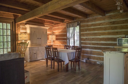 Saint-Hippolyte House | Vraie Maison Ancestrale laurentides saint-sauveur