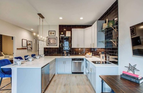 Berkeley Apartment | Vrain - New 2-Bedroom Apt w/Workspace