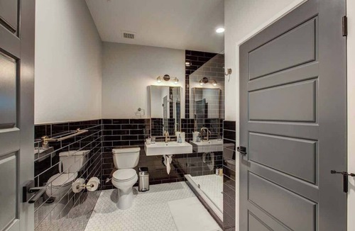 Berkeley Apartment | Vrain - New 2-Bedroom Apt w/Workspace