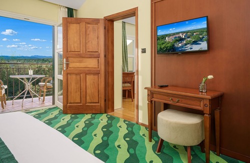 Lozovac Hotel | Vrata Krke Hotel
