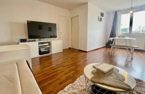 Saint-Jacques-de-la-Lande Apartment | Vrbo Property