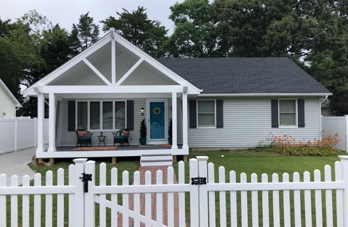 Town Bank House | VRBO Premier Host Listing *Large*New*Clean* Modern*Spacious*