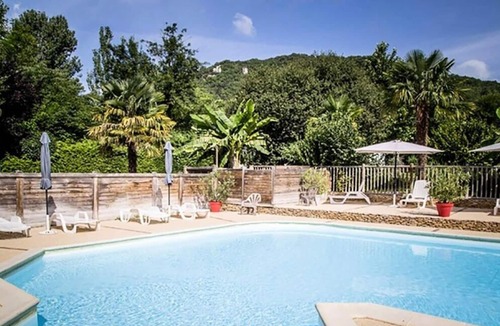 Saint-Vincent-de-Cosse House | Vrbo Property