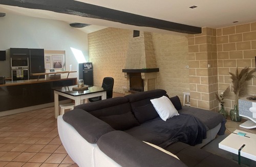 Saint-Vivien-de-Blaye House | Vrbo Property