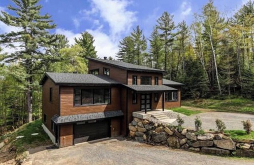 Sainte-Ann-des-Lacs Ski Chalet | Vrbo Property