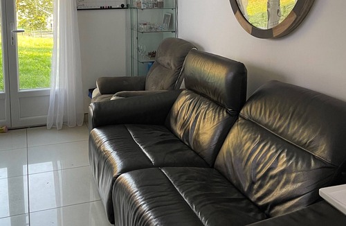 Blaincourt-les-Precy Bed & Breakfast | Vrbo Property