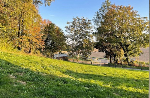 Blaincourt-les-Precy Bed & Breakfast | Vrbo Property