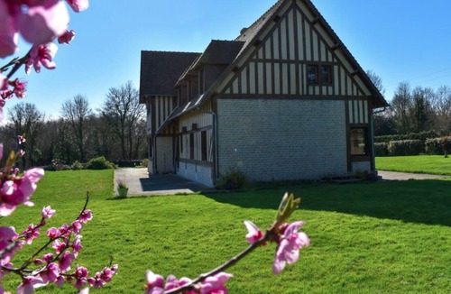 Fontaine-la-Louvet House | Vrbo Property