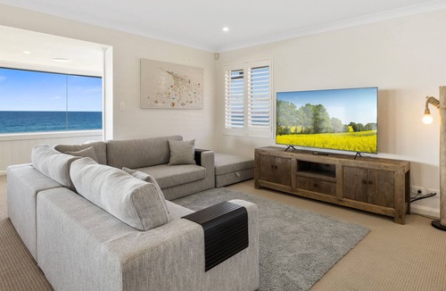 Narrabeen House | Vrbo Property