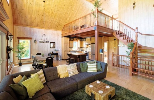 Lac-aux-Sables Ski Chalet | Vrbo Property