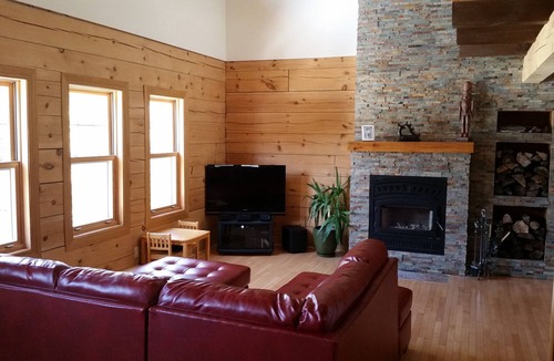 Mauricie Ski Chalet | Vrbo Property