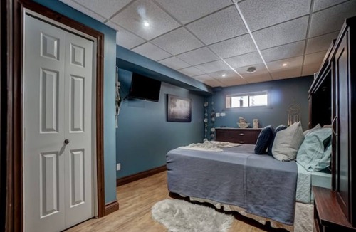 Val-des-Bois Apartment | Vrbo Property