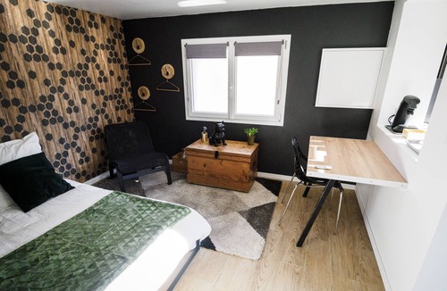 Aux Marais Apartment | Vrbo Property