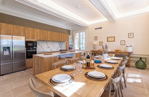 Montfavet House | Vrbo Property