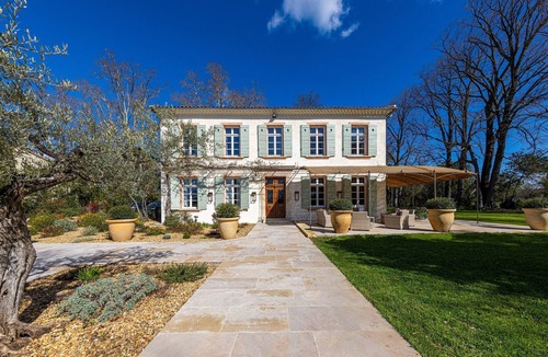 Montfavet House | Vrbo Property