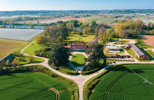 Castelsarrasin Bed & Breakfast | Vrbo Property