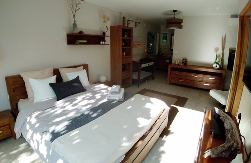 Graveson Villa | Vrbo Property