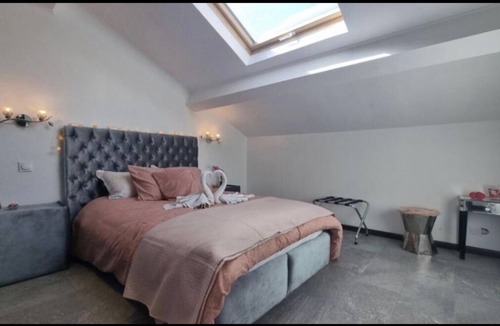 Mouroux Apartment | Vrbo Property