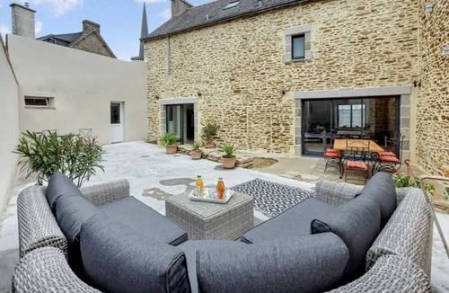 Pluneret House | Vrbo Property