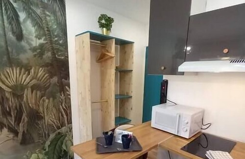 Puiseux-en-France Apartment | Vrbo Property