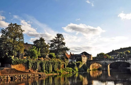 Thonac House | Vrbo Property