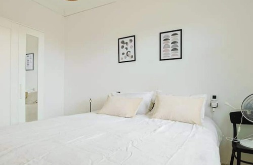Marengo - Jolimont Apartment | Vrbo Property