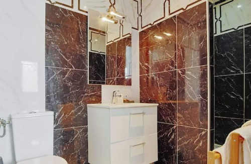 Marengo - Jolimont Apartment | Vrbo Property