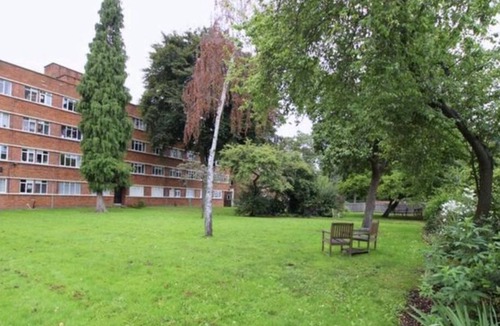 West Putney Apartment | Vrbo Property