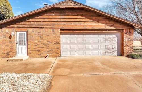 Clinton House | Vrbo Property