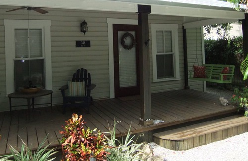Ozona Cottage | Vrbo Property