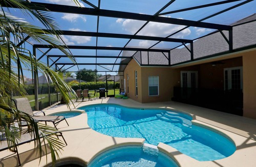 West Kissimmee Villa | VRBO STAYED! 6 Bedrms, Free Wifi, 2.5 Miles to Disney! Theater, Mickey Pool!