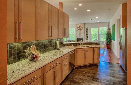 Fredericksburg House | VRBO Top10 Luxury Home! Heated Pool! Main St. 3 blks! "Love it! We'll be back!"