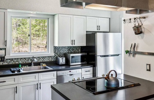 Quechee Condo | VT-Style Saltbox Designed Condo - Mill Run 5E