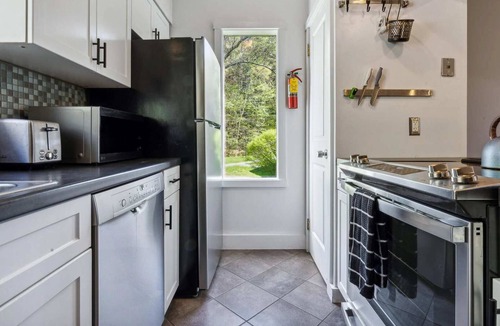 Quechee Condo | VT-Style Saltbox Designed Condo - Mill Run 5E