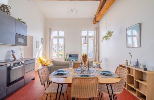 Blancarde Apartment | Vue Azure - 3 ch, Plein Centre, Climatisé, Balcon