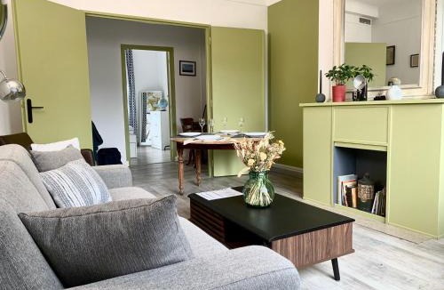Centre Ville Apartment | Vue exceptionnelle sur la place Gambetta Plein centre cafés restos idéal séjour pro ou en famille