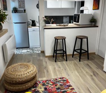 Chanteuges Apartment | Vue exceptionnelle & Terrasse au calme -studio indépendant - Gorges du Haut Allier