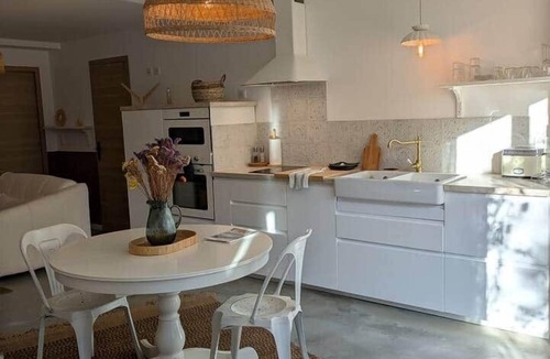 Piolenc Apartment | Vue Forêt - Experiences Les Chênes Verts - Charming Gîtes