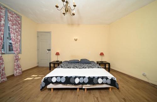 Arreau House | Vue montagne, balcon, wifi, parking