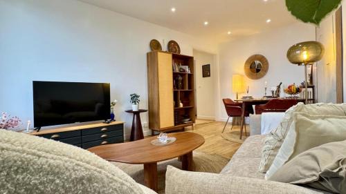 Saint-Cloud Apartment | Vue Paris 1 min de la gare