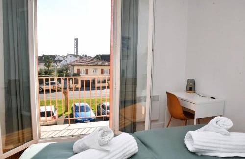 Tarbes Apartment | Vue Pyrénéenne Élégante avec 2 chambres