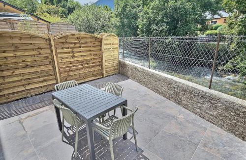 Gerde Apartment | Vue Rivière, Neuf T2, Paisible, Terrasse, RDC