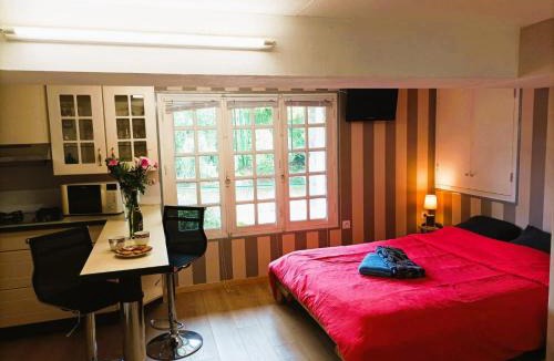 Malestroit Apartment | vue sur canal malestroit studio