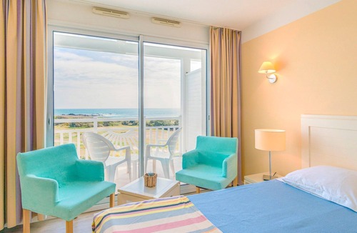 Chateau-d'Olonne Hotel | vue sur la mer - Appartement cosy + balcon privé