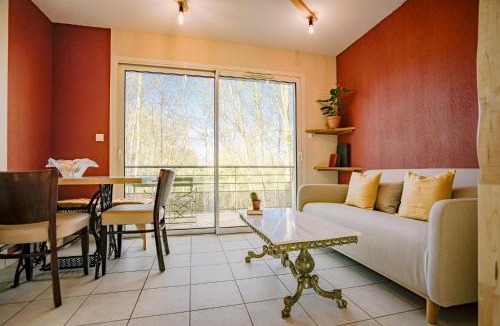 Aiguelèze Apartment | Vue sur le golf chez les grats-piscine-clim