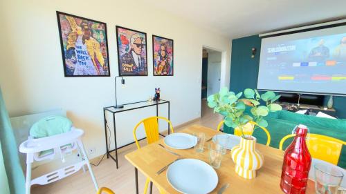 Centre Ville Apartment | Vue Toits d Amiens Sauna & Cinéma Balcon Parking