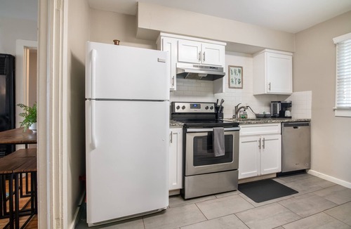 Five Points South Condo | Vulcan View D- Balcony/King Bed/Private Parking