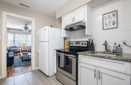 Five Points South Condo | Vulcan View D- Balcony/King Bed/Private Parking