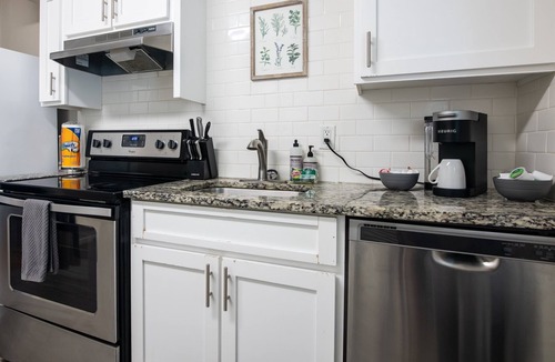 Five Points South Condo | Vulcan View D- Balcony/King Bed/Private Parking