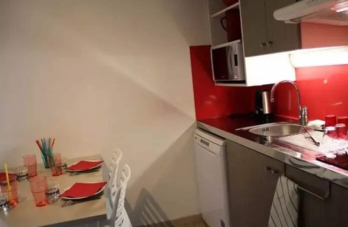 Collonges-la-Rouge Villa | VVF Collonges-la-Rouge * - 3 Room Gîte 6 People 2 babies 2 shower rooms
